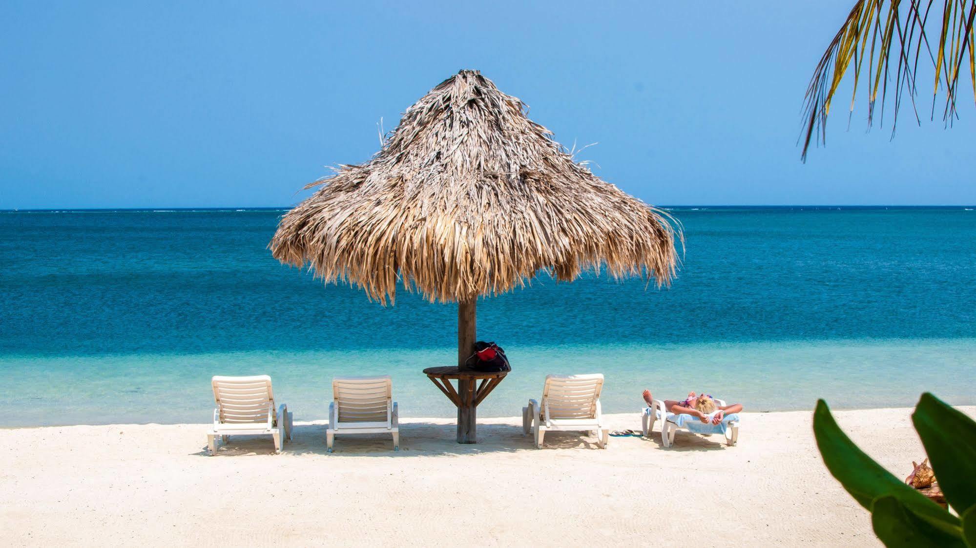 Turquoise Bay Dive & Beach Resort Juticalpa  Exterior photo